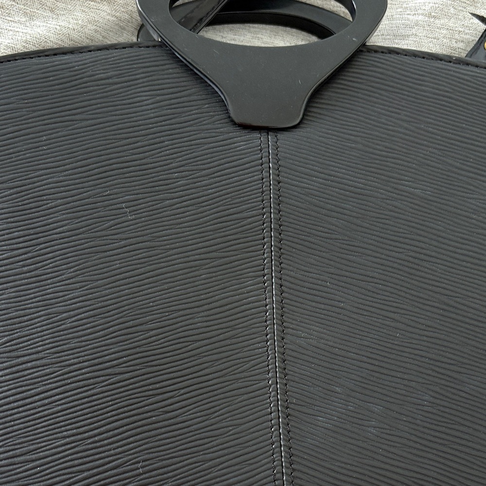 Elegant Black Women's Handbag - Picture 3 of 8